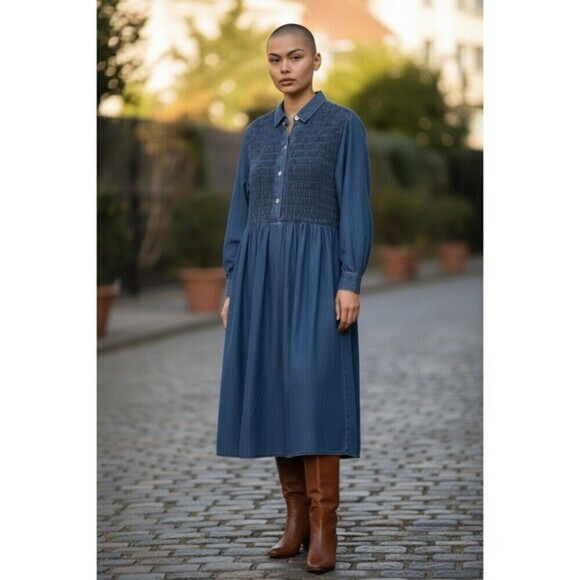 Flora C Dresses & Skirts - Flora C Vintage 100% Cotton 80’s 90’s Denim Dress Smocked Bodice Made In USA 14